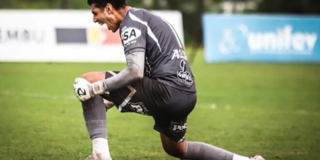 A370 – VOCEM contrata ex-goleiro do Assisense e adia apresentação do elenco