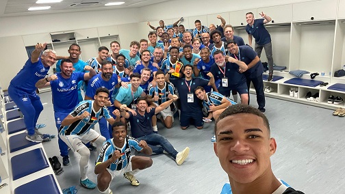 A485 – Grêmio, do assisense Siqueira, elimina o Palmeiras e pegará Corinthians na semifinal